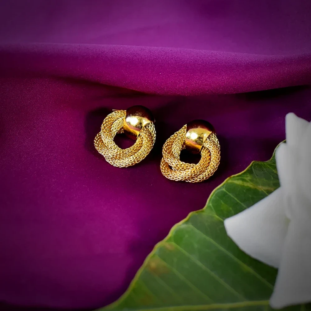 JEEZSA Elegant and Trendy Earrings – Modern Design for a Chic and Versatile Look, Perfect for Any Occasion