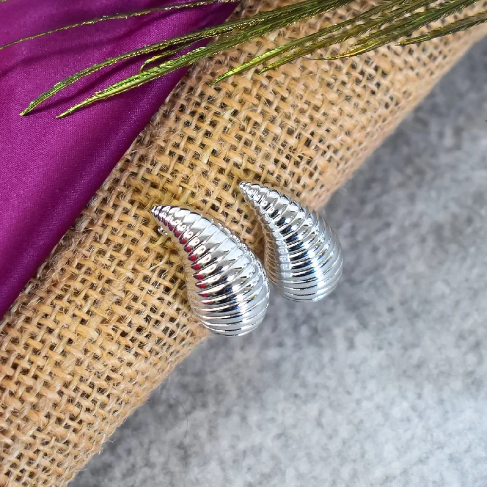 JEEZSA Cashew-Inspired Glam Earrings – Bold and Beautiful